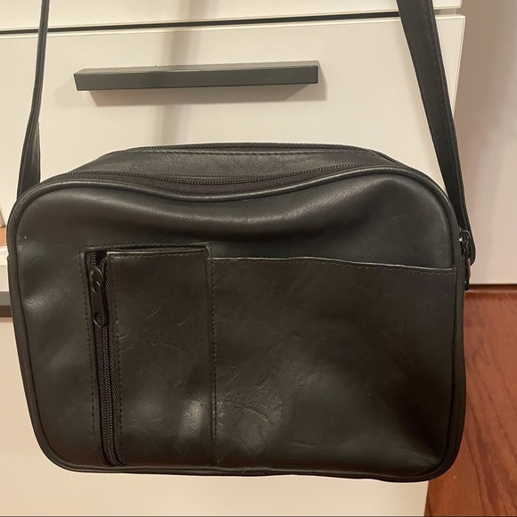 I don't have a name bag with a few compartments - Picture 2 of 7